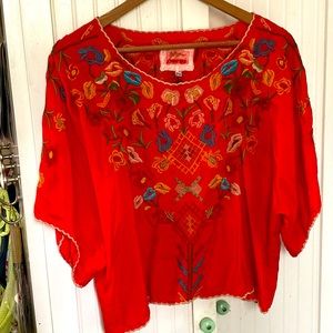 Johnny Was Embroidered XS Sunset Blouse.  Easy care, Hand Wash, Air Dry.